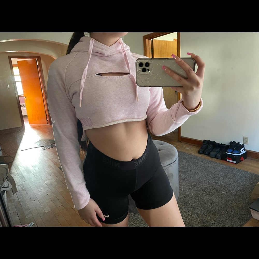 Gym shark cropped hoodie